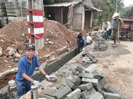 Phụ nữ thôn Bằng Y, Bất Bạt: 