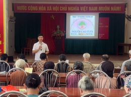 Người cao tuổi phường Chương Mỹ được truyền thông, kỹ năng chăm sóc sức khỏe