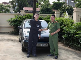 Công an xã Phú Cát kịp thời hỗ trợ người dân nhận lại phương tiện bị bỏ quên