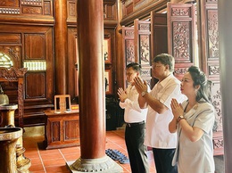 Phường Phương Liệt trang trọng tổ chức Lễ dâng hương kỷ niệm 136 năm Ngày sinh Chủ tịch Hồ Chí Minh
