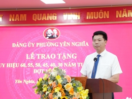 Đảng bộ phường Yên Nghĩa trang trọng tổ chức lễ trao Huy hiệu Đảng đợt 19/5