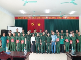 Phường Yên Nghĩa thăm, động viên chiến sĩ mới nhập ngũ năm 2026