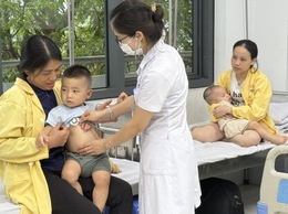 Chủ động phòng bệnh cho trẻ em trong mùa nắng nóng
