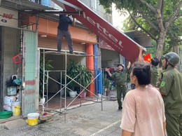 Phường Tùng Thiện tiếp tục duy trì kiểm tra, xử lý vi phạm trật tự đô thị trên tuyến phố Hữu Nghị – Xuân Khanh