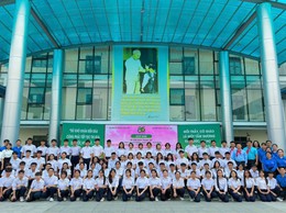THCS Linh Đàm rực sáng khí thế tuổi trẻ trong chương trình Kỷ niệm 85 năm ngày thành lập đội TNTP Hồ Chí Minh và kết nạp đoàn viên mới