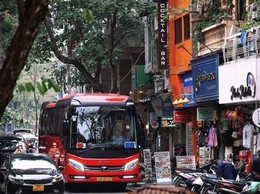 Đề xuất mở rộng phạm vi hạn chế xe ô tô trên 16 chỗ trong giờ cao điểm tại phường Hoàn Kiếm