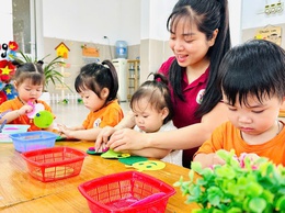 Tình yêu thương thầm nặng của những “Người Mẹ hiền - Cô giáo Mầm non Hoa Phượng”
