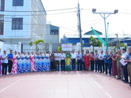Thôn Thuận Quang gắn biển công trình dân vận khéo “Nâng cấp, cải tạo sân sau Nghè”
