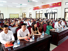 41 đảng viên xã Đan Phượng được trao tặng, truy tặng Huy hiệu Đảng đợt 19-5