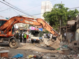 Phường Hà Đông ra quân hỗ trợ di dời tài sản, bảo vệ mặt bằng thực hiện dự án nút giao thông Khu tưởng niệm danh nhân Chu Văn An với tuyến đường 70