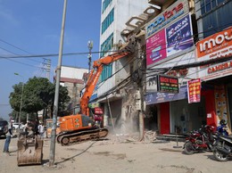 Khi người dân Tân Bình tự nguyện tháo dỡ bàn giao mặt bằng thi công Dự án Quốc lộ 6 vì lợi ích chung