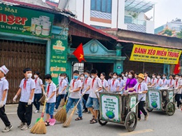 Tiểu học Di Trạch với mô hình “hành trình xanh - nâng bước em tới trường” năm học 2025 - 2026