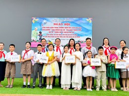 Tưng bừng “Ngày hội công nhận hoàn thành Chương trình Rèn luyện đội viên” Tuyên dương Cháu ngoan Bác Hồ – Chủ nhân Thăng Long
Hội thi “Chúng em kể chuyện Bác Hồ” của Liên đội trường Tiểu học Thúy Lĩnh