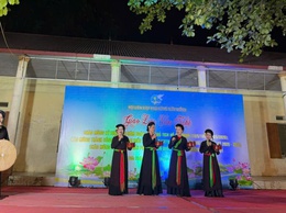 RỰC RỠ ĐÊM GIAO LƯU VĂN NGHỆ TẠI SÂN ĐÌNH THÔN THANH VÂN 