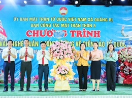 Ban công tác mặt trận thôn 5 tổ chức Chương trình văn nghệ quần chúng hướng về biển đảo Tổ quốc