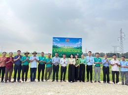 HỘI NÔNG DÂN XÃ TRUNG GIÃ RA MẮT CÁC MÔ HÌNH MỚI, GÓP PHẦN XÂY DỰNG NÔNG THÔN XANH – SẠCH – HIỆN ĐẠI