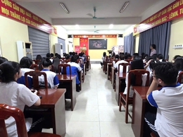 Trung tâm VHTT&TT phường Phú Lương tổ chức chiếu phim 
