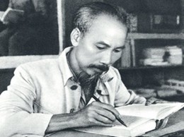 Chủ tịch Hồ Chí Minh - Người Lãnh tụ vĩ đại trọn đời hy sinh cho đất nước và hạnh phúc của nhân dân