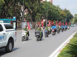 Công an phường Nghĩa Đô tích cực tham gia “Chiến dịch Mùa hè số cùng VNeID”, đồng hành cùng Nhân dân thực hiện chuyển đổi số quốc gia