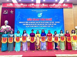 HỘI LHPN PHƯỜNG THAM GIA LIÊN HOAN VĂN NGHỆ CỤM THI ĐUA SỐ 1