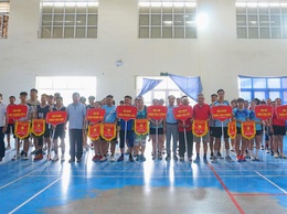xã Hoà Phú tổ chức Giải bóng chuyền hơi chào mừng kỷ niệm 136 năm Ngày sinh Chủ tịch Hồ Chí Minh