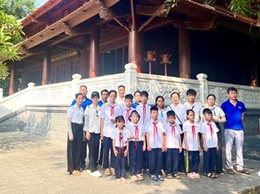Chuỗi hoạt động chào mừng 136 năm Ngày sinh Chủ tịch Hồ Chí Minh