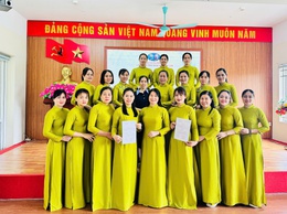 CHI BỘ TRƯỜNG MẦM NON NGỌC LÔI TỔ CHỨC LỄ KẾT NẠP ĐẢNG VIÊN MỚI