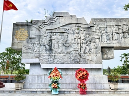 Đảng ủy - HĐND - UBND - UB.MTTQ Việt Nam xã Đại Thanh dâng hương, dâng hoa nhân kỷ niệm 136 năm Ngày sinh Chủ tịch Hồ Chí Minh (19/5/1890 - 19/5/2026)