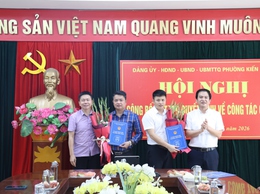 UBND phường Kiến Hưng tổ chức hội nghị công bố và trao Quyết định về công tác cán bộ