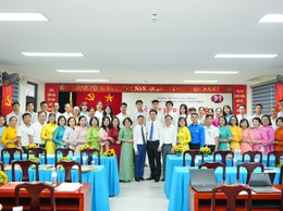 ĐẢNG BỘ XÃ PHÙ ĐỔNG TỔ CHỨC LỄ KẾT NẠP ĐẢNG VIÊN CHO 7 QUẦN CHÚNG ƯU TÚ