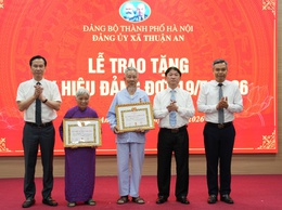 Xã Thuận An trao tặng, truy tặng Huy hiệu Đảng đợt 19-5 cho 54 đảng viên