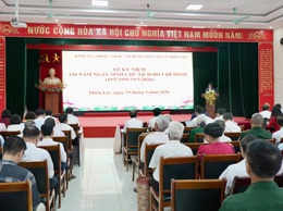 Đảng bộ xã Thiên Lộc tổ chức Lễ kỷ niệm 136 năm ngày sinh Chủ tịch Hồ Chí Minh; trao tặng Huy hiệu Đảng đợt 19/5/2026