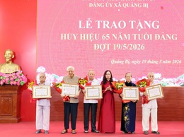 Đảng ủy xã Quảng Bị tổ chức Lễ trao tặng Huy hiệu Đảng đợt 19/5