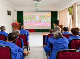 Trung tâm Công tác xã hội và Quỹ Bảo trợ trẻ em Hà Nội tổ chức nhiều hoạt động ý nghĩa kỷ niệm 136 năm Ngày sinh Chủ tịch Hồ Chí Minh