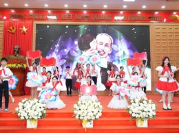 Quảng Oai tổ chức Lễ tuyên dương, khen thưởng học sinh giỏi toàn diện tiêu biểu, học sinh giỏi