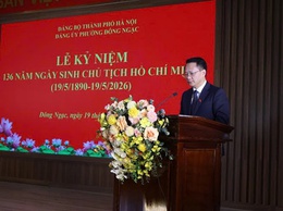 Đảng ủy phường Đông Ngạc tổ chức Lễ kỷ niệm 136 năm ngày sinh Chủ tịch Hồ Chí Minh và trao tặng Huy hiệu Đảng đợt 19/5/2026