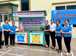 Hội LHPN phường Thanh Liệt gắn biển mô hình “Ngôi nhà xanh” chào mừng Đại hội đại biểu phụ nữ toàn quốc lần thứ XIV