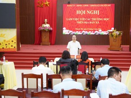 Đảng ủy - HĐND - UBND - UB MTTQ xã làm việc với các trường học trên địa bàn