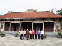 Thăm hỏi, tặng quà, chúc mừng các chức sắc tôn giáo nhân dịp đại lễ phật đản năm 2026
