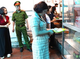 Sau kiểm tra an toàn thực phẩm: Nhiều cơ sở kinh doanh tại Quang Minh chuyển biến tích cực