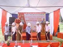 Nhân dân tự nguyện hiến đất, góp sức mở rộng giao thông nông thôn