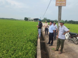 Trung tâm dịch vụ tổng hợp xã thăm đồng tại các xứ đồng HTXNN Thượng Vực, Đồng Phú