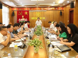 UBND XÃ SÓC SƠN TRIỂN KHAI KẾ HOẠCH CƯỠNG CHẾ, THU HỒI SẠP HÀNG, KI ỐT TẠI CHỢ PHỦ LỖ