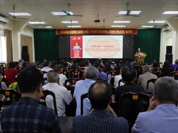 Trung tâm Chính trị phường Từ Liêm tổ chức Lớp bồi dưỡng chuyên đề về giáo dục đạo đức cách mạng cho cán bộ, đảng viên trong thời kỳ mới
