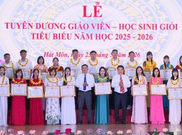 Xã Hát Môn tuyên dương 26 nhà giáo và 156 học sinh giỏi tiêu biểu