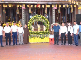 CÁC ĐỒNG CHÍ LÃNH ĐẠO XÃ DÂN HÒA THĂM, CHÚC MỪNG CÁC CHÙA  NHÂN ĐẠI LỄ PHẬT ĐẢN PL 2570 – DL 2026 