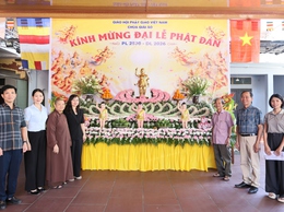 Đồng chí Lê Thị Hạnh, Phó Bí thư Thường trực Đảng ủy xã Quảng Bị thăm, chúc mừng các cơ sở Phật giáo nhân Đại lễ Phật đản Phật lịch 2570 - Dương lịch 2026
