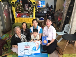 Hội LHPN phường Phú lương trao kinh phí chương trình 