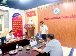 Hội đồng nhân dân phường Long Biên giám sát triển khai Nghị quyết về giáo dục và chuyển đổi số tại trường mầm non Thạch Cầu
