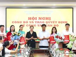 Đảng ủy xã Thạch Thất tổ chức Hội nghị công bố và trao Quyết định về công tác cán bộ